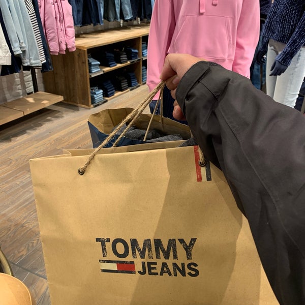 Tommy Hilfiger - Clothing Store