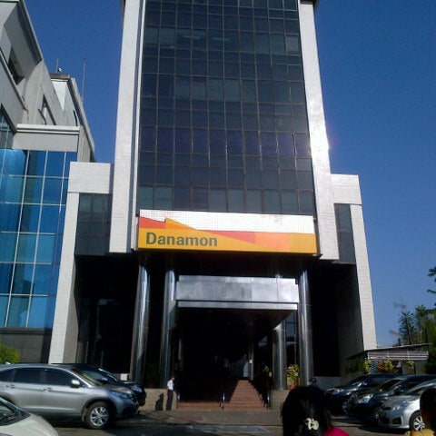 Alamat bank danamon pusat