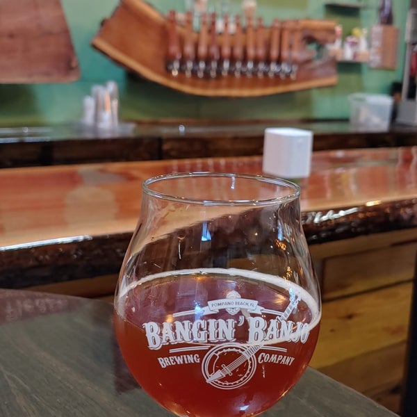 Foto diambil di Bangin&#39; Banjo Brewing Company oleh Jeffrey C. pada 1/4/2021