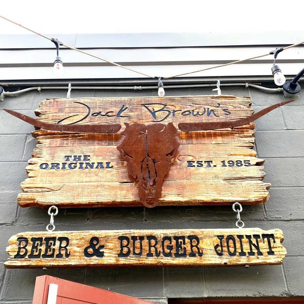 11/8/2022 tarihinde Dave C.ziyaretçi tarafından Jack Brown&#39;s Beer &amp; Burger Joint'de çekilen fotoğraf