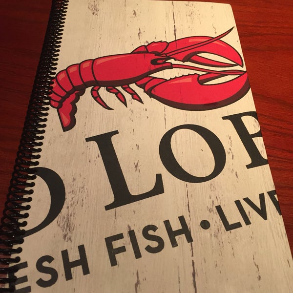 Photo taken at Red Lobster by Demond H. on 6/23/2016