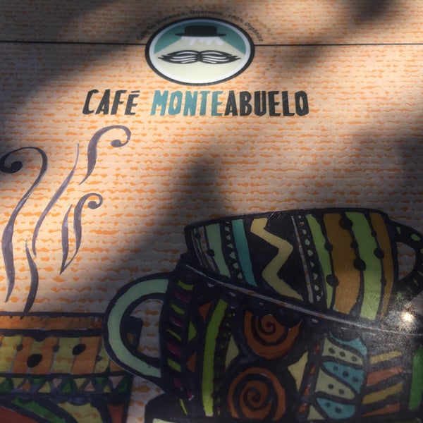 รูปภาพถ่ายที่ Café Monteabuelo โดย Sahira R. เมื่อ 4/1/2017