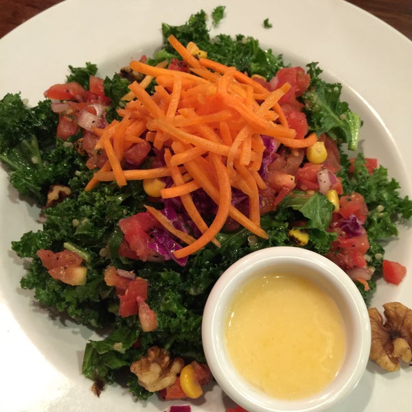 Photo taken at Veggie Grill by Gary Eng W. on 3/21/2015