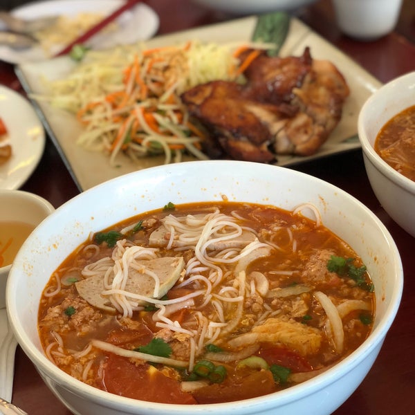 รูปภาพถ่ายที่ Ben Tre Vietnamese Homestyle Cuisine โดย Gary Eng W. เมื่อ 5/14/2018