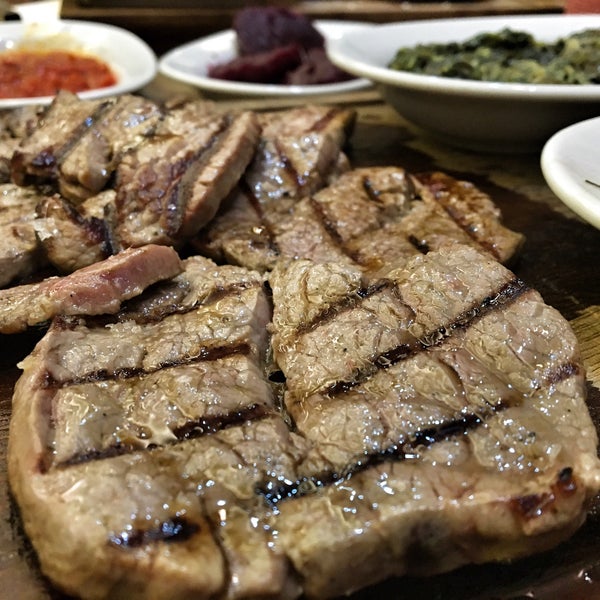 8/23/2016 tarihinde Melek S.ziyaretçi tarafından Cumbalı Steak'de çekilen fotoğraf