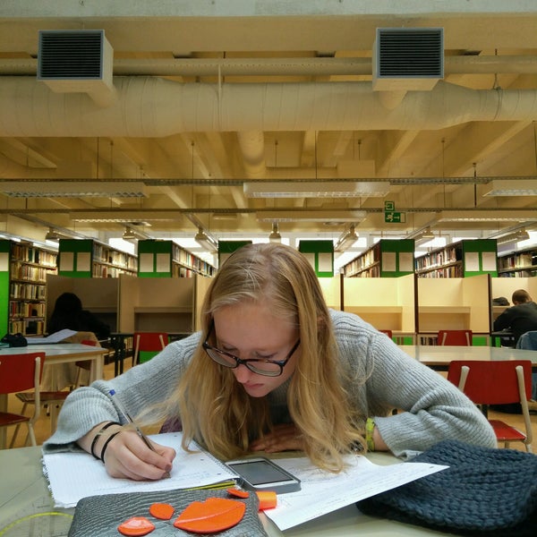 11/4/2016에 Hanne V.님이 VUB Centrale Bibliotheek에서 찍은 사진