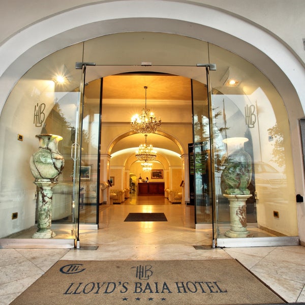 Das Foto wurde bei Lloyd&#39;s Baia Hotel von Lloyd&#39;s Baia Hotel am 2/17/2016 aufgenommen