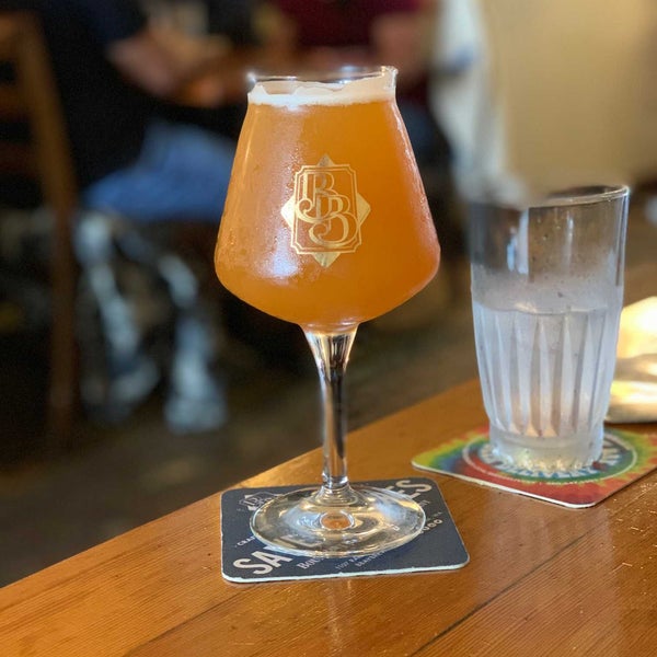 9/27/2019 tarihinde Joel A.ziyaretçi tarafından Boundary Bay Brewery'de çekilen fotoğraf