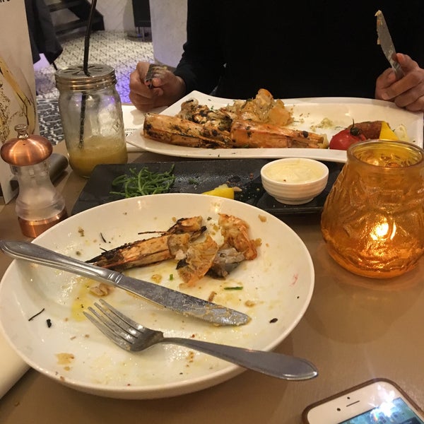 Foto tomada en Mr.Crab Seafood Restaurant  por Yousuf H. el 2/9/2018