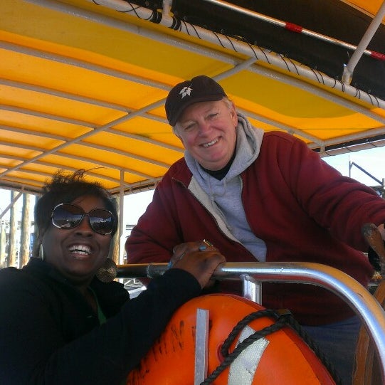 Foto diambil di Capt. Mike&#39;s Dolphin Adventure Tours oleh Roshawnda J. pada 2/24/2013