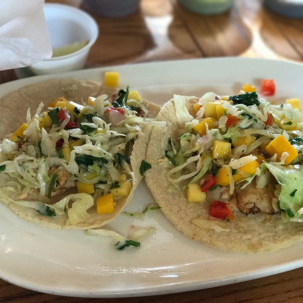 3/4/2017 tarihinde Jeremy K.ziyaretçi tarafından Los Agaves Restaurant'de çekilen fotoğraf