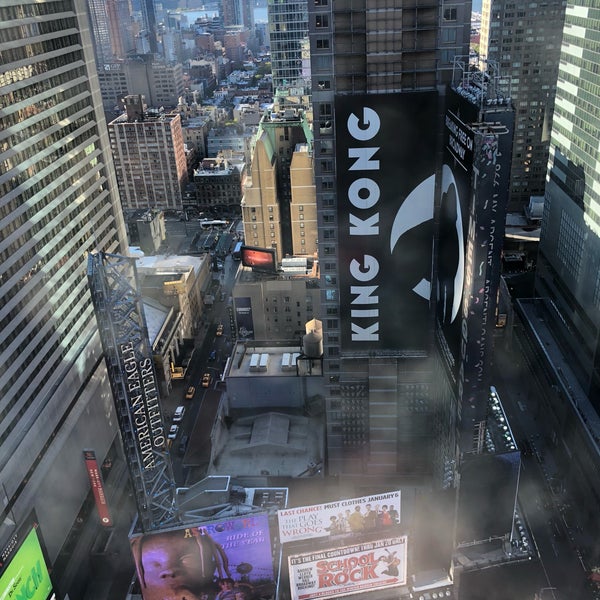10/30/2018 tarihinde Doree T.ziyaretçi tarafından DoubleTree Suites by Hilton Hotel New York City - Times Square'de çekilen fotoğraf