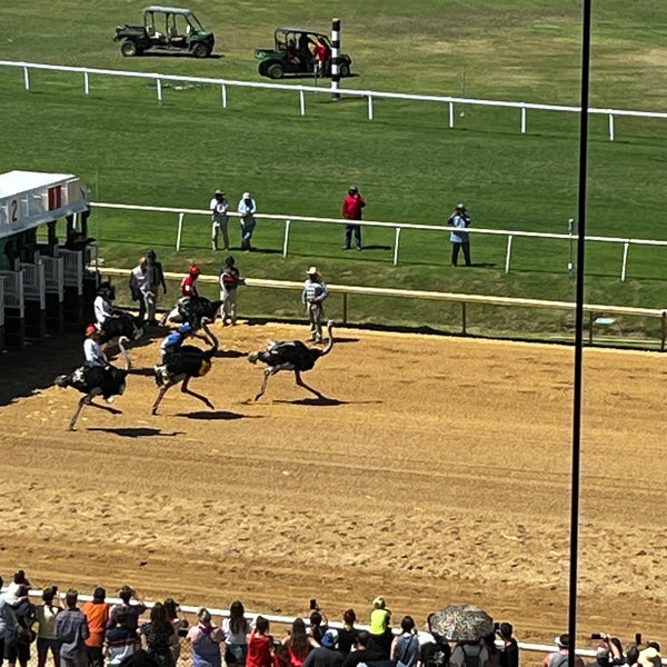 Foto tirada no(a) Lone Star Park por Doree T. em 6/25/2022