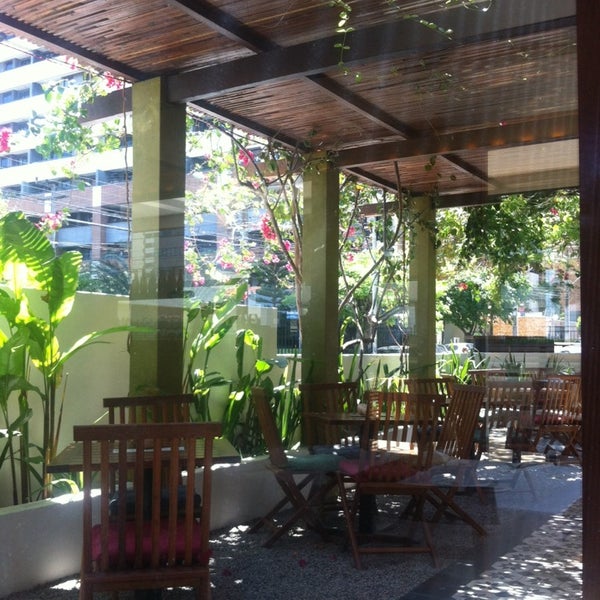 รูปภาพถ่ายที่ Muda Lounge Bar e Restaurante โดย Izabelly M. เมื่อ 10/9/2014