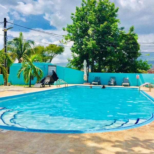 The Pub Bar & Grill Kingston, St Andrew Parish