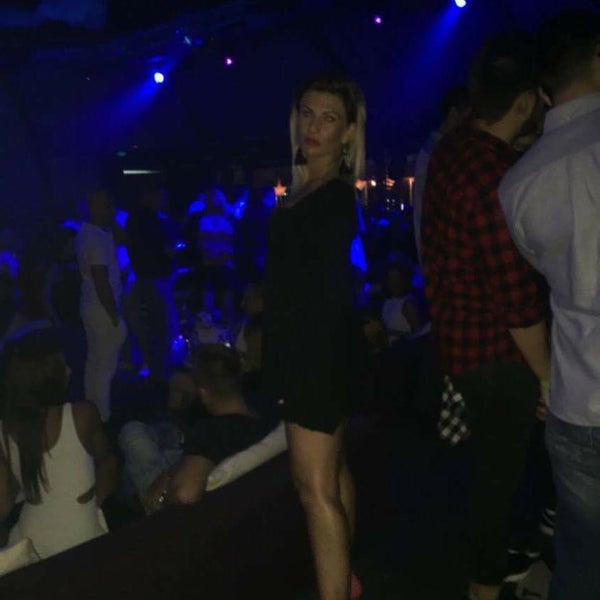 Караоке мен. Club house. Это его клуб. Клубы читы. Клуб картинки.