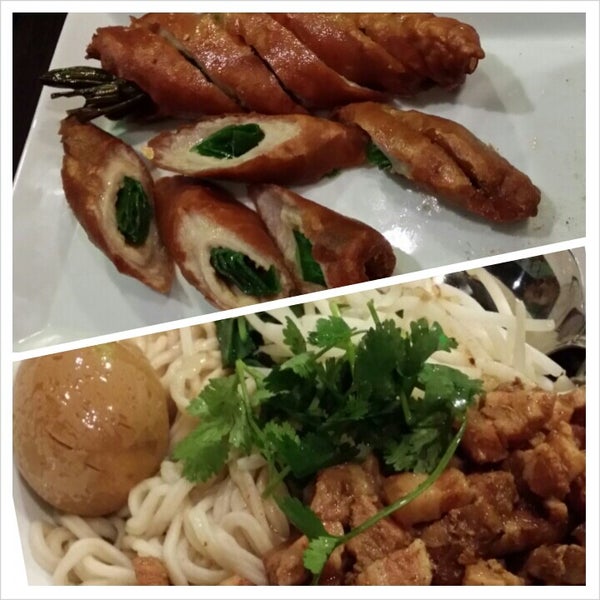 Photo taken at Izzo Restaurant Taiwanese Fusion by Melindy A. on 11/18/2013