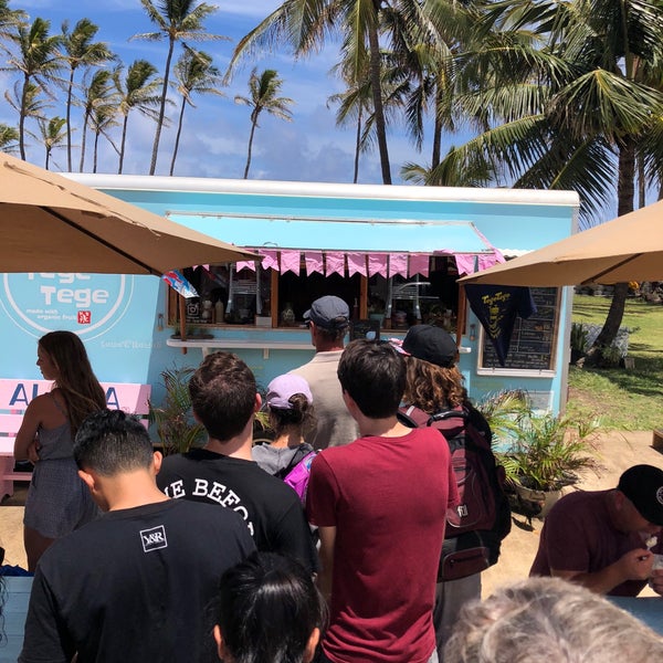 Photo taken at Shave Ice Tege Tege by Scott Y. on 7/12/2018
