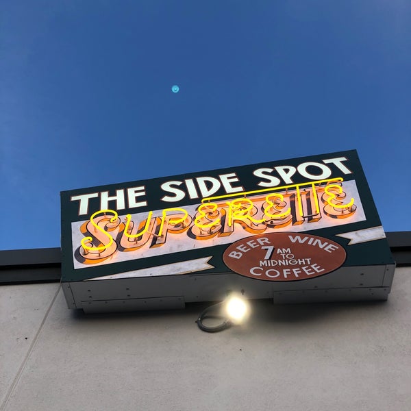 Foto diambil di East Side Pies oleh Scott Y. pada 7/23/2019