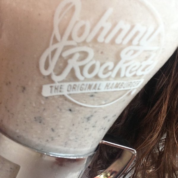 Photo taken at Johnny Rockets by Polina D. on 7/28/2013