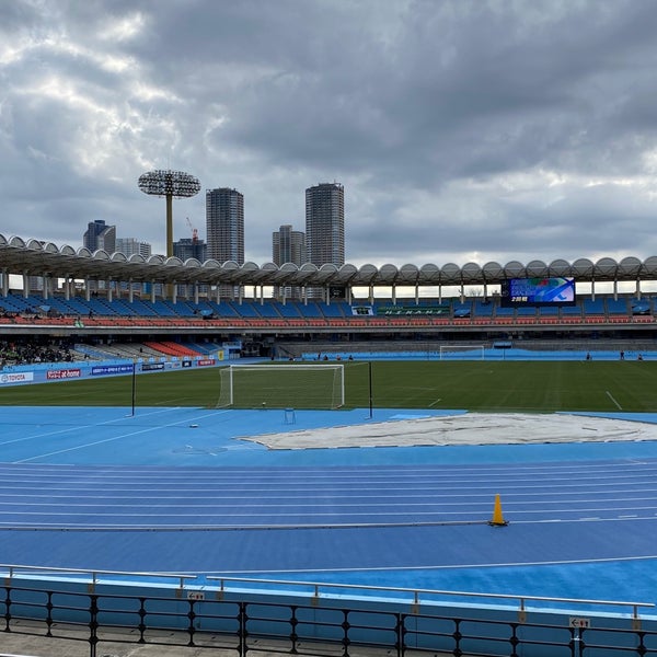 等々力陸上競技場 10番ゲート Soccer Field In 川崎市