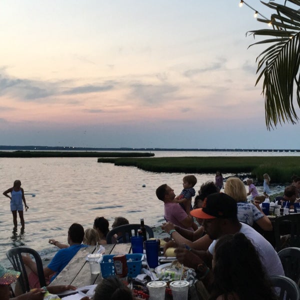 Photo taken at Macky&#39;s Bayside Bar &amp; Grill by R on 8/16/2018