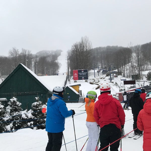 3/18/2018 tarihinde Sao972 Y.ziyaretçi tarafından Ski Bromont'de çekilen fotoğraf