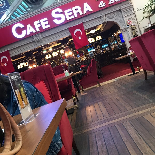 5/31/2021 tarihinde Ecem K.ziyaretçi tarafından Cafe Sera Bistro'de çekilen fotoğraf