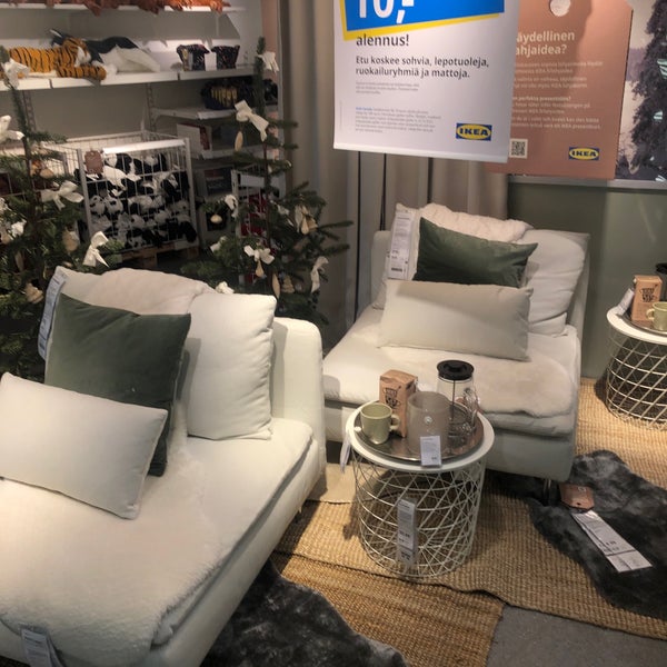 รูปภาพถ่ายที่ IKEA โดย Mika O. เมื่อ 12/7/2021