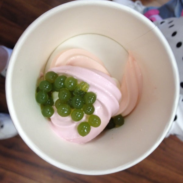 Das Foto wurde bei Front Porch Frozen Desserts von Mitch F. am 8/30/2014 aufgenommen