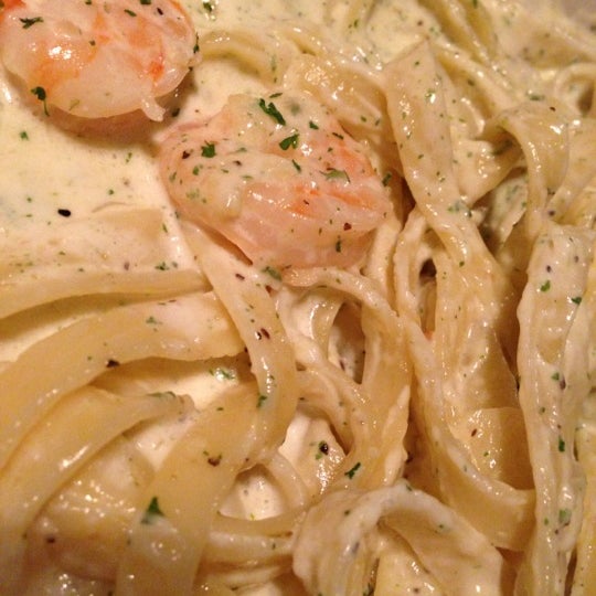 Снимок сделан в Seafood and Spaghetti Works пользователем Angelle 10/14/2012
