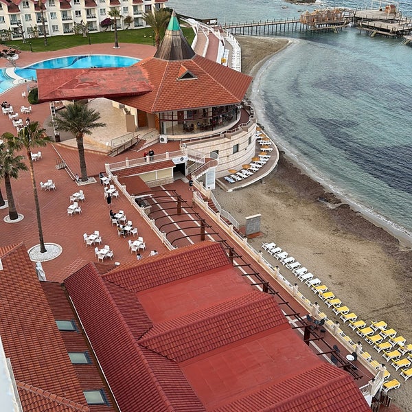 Foto scattata a Salamis Bay Conti Resort Hotel da 🙈🙈🙈 il 2/26/2023