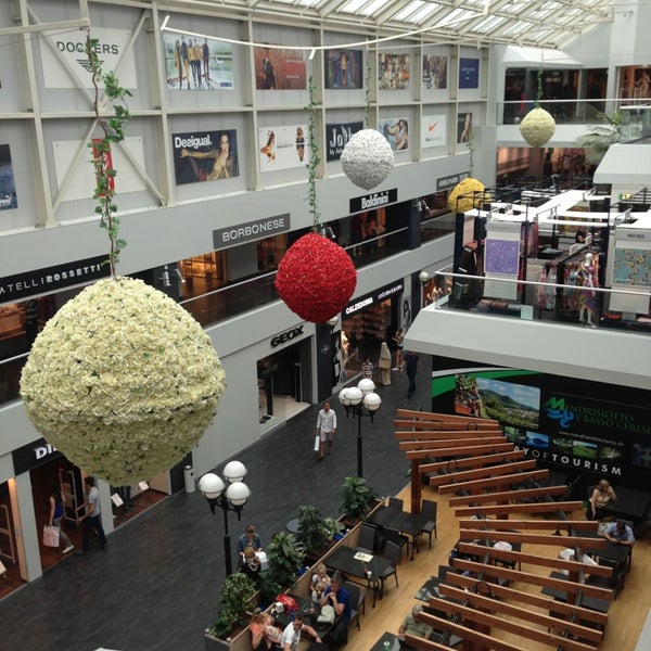 Photos at FoxTown Factory Stores - 764 tips from 8769 visitors
