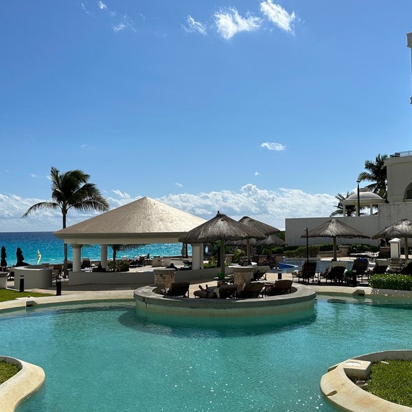 Photo taken at JW Marriott Cancun Resort &amp; Spa by Tim S. on 1/12/2023