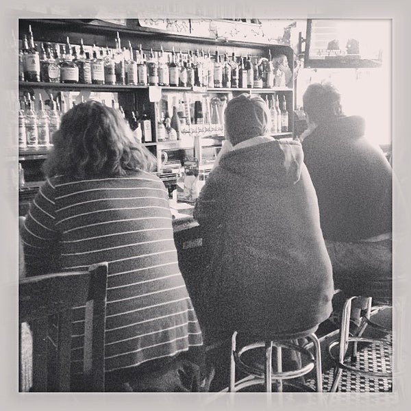 1/21/2013にTim S.がLooking Glass Loungeで撮った写真