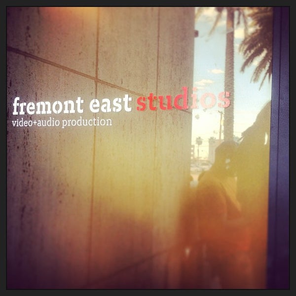 Foto tirada no(a) Fremont East Studios por Hartej S. em 4/10/2013