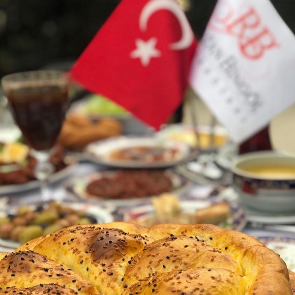 Foto diambil di Ramazan Bingöl Et Lokantası oleh 🇹🇷🇹🇷🇹🇷🇹🇷🇹🇷🇹🇷🇹🇷🇹🇷🇹🇷🇹🇷🇹🇷🇹🇷🇹🇷🇹🇷🇹🇷🇹🇷 . pada 4/6/2022