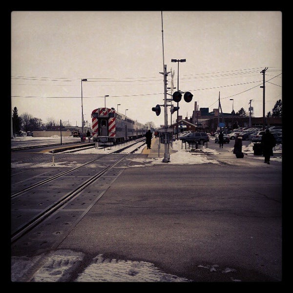 Photos at Metra Harvard 10 tips
