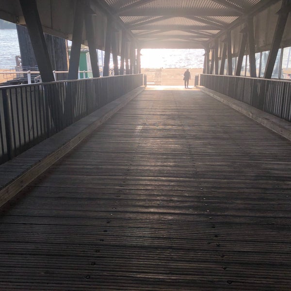 Das Foto wurde bei Überseebrücke von Nadya L. am 10/17/2018 aufgenommen