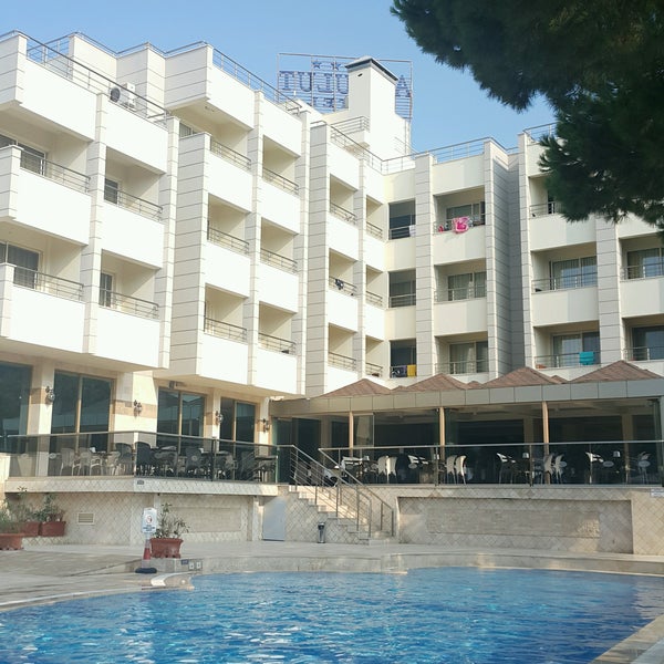 Foto diambil di Hotel Akbulut Resort &amp; Spa oleh İlker K. pada 8/27/2016