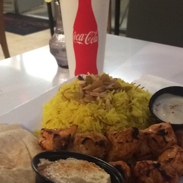 9/22/2015에 Aziz A.님이 Sahara Taste of the Middle East에서 찍은 사진