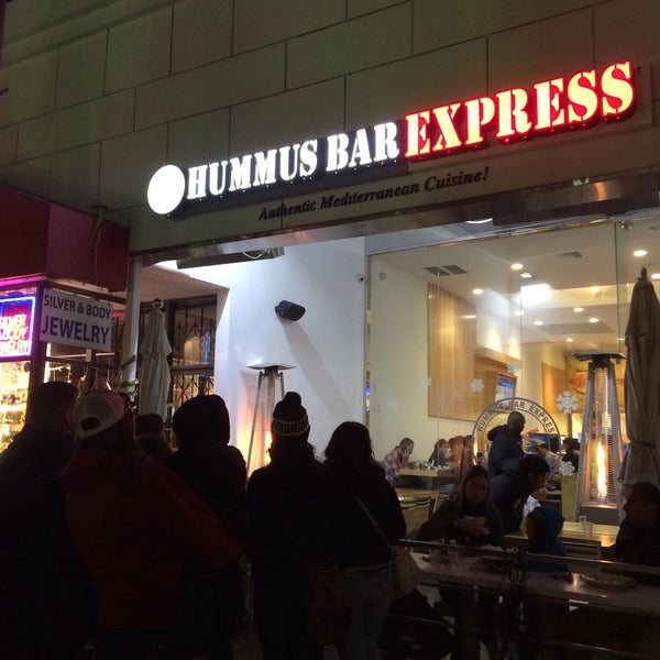 Foto scattata a Hummus Bar Express da Aziz A. il 12/26/2014