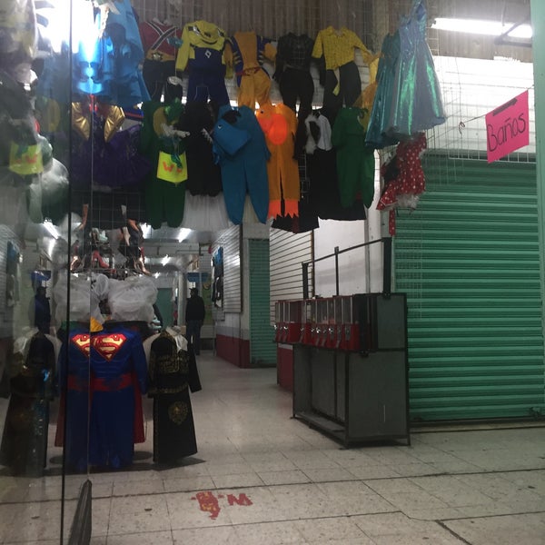 Fotos en Mercado de Mixcalco - Tienda de ropa en Downtown