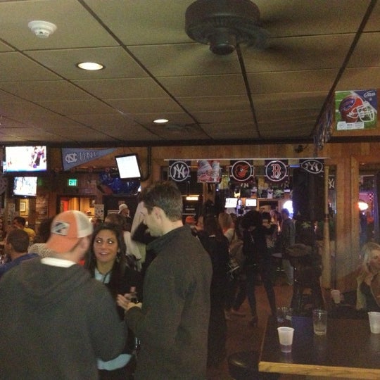 Снимок сделан в Rosie&#39;s Sports Pub &amp; Grille пользователем Mike U. 11/18/2012