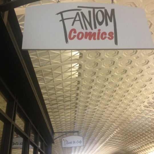 Photo taken at Fantom Comics by Neville E. on 11/21/2012