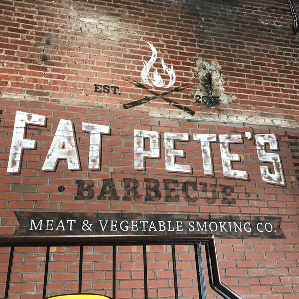Снимок сделан в Fat Pete&#39;s Barbecue пользователем Neville E. 5/1/2017