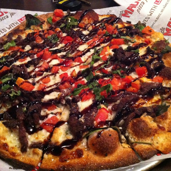 Foto scattata a Uncle Maddio&#39;s Pizza Joint da Younghye J. il 12/23/2012