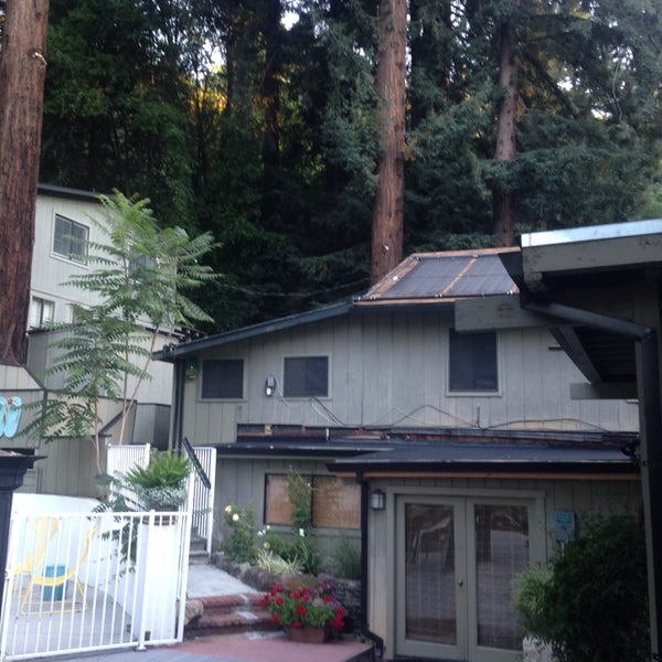 Cottages On River Road 14880 River Rd