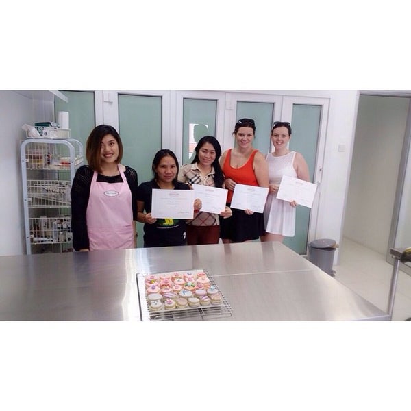 Photo taken at Bake It Yourself by Putri H. on 1/7/2015