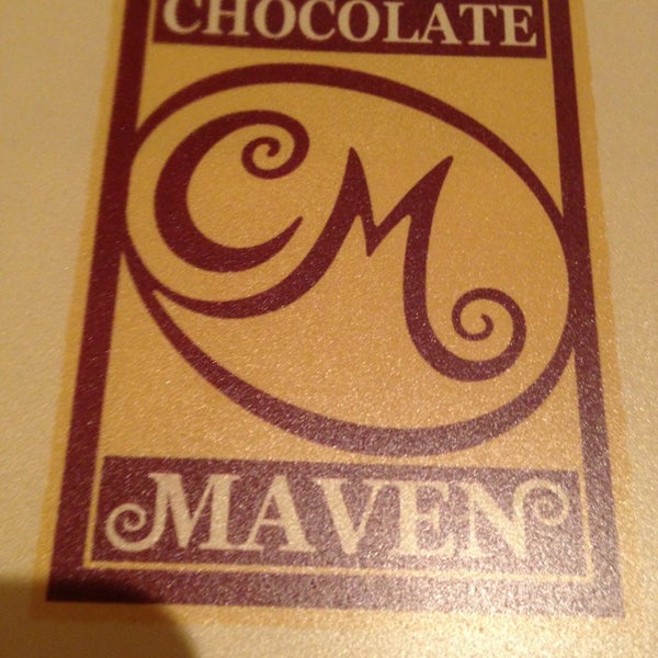 Das Foto wurde bei The Chocolate Maven von Joey B. am 4/11/2013 aufgenommen